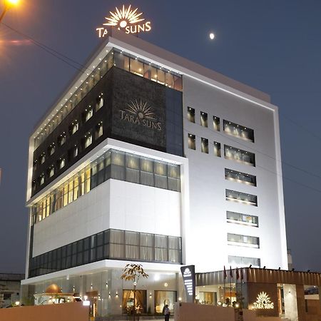 فندق Tara Suns فَدودارا المظهر الخارجي الصورة