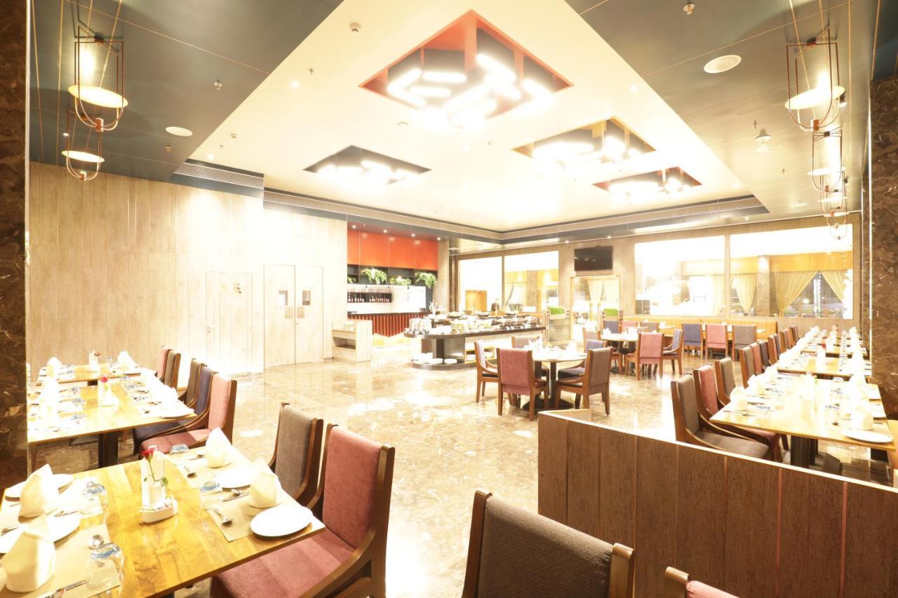 فندق Tara Suns فَدودارا المظهر الخارجي الصورة